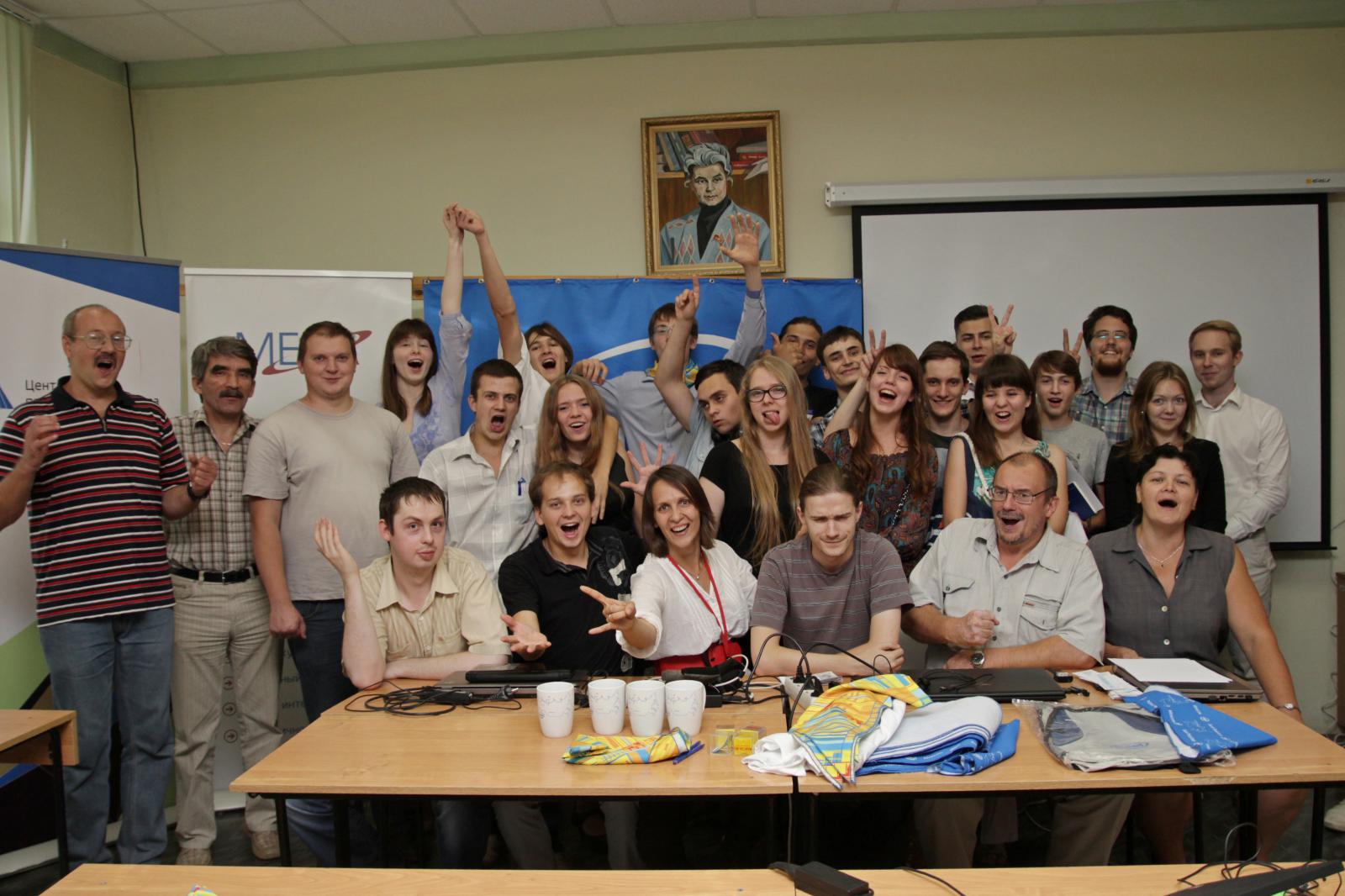 Интел работа. Сотрудники Интел. Фирма Intel в Нижнем Новгороде. Фабрика Интел в Израиле.